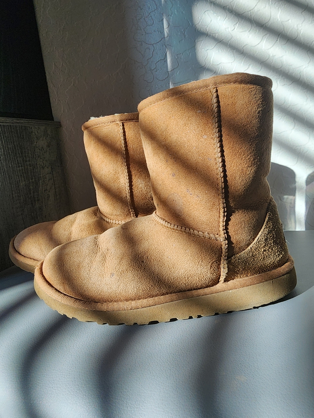 UGG Chestnut Classic Short Suede Shearling Boots